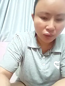 xiaoxuer online show from June 18, 2026, 9:42 pm
