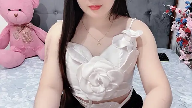 Snapshot of Funikio chatting on May 8, 2026, 2:43 pm Funikio online show from May 8, 2026, 2:43 pm