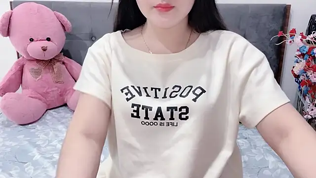 Snapshot of Funikio chatting on May 13, 2026, 1:23 am Funikio online show from May 13, 2026, 1:23 am