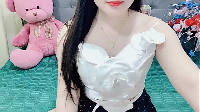 Snapshot of Funikio chatting on November 1, 2025, 1:45 am Funikio online show from November 1, 2025, 1:45 am