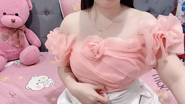 Snapshot of Funikio chatting on April 26, 2026, 1:47 am Funikio online show from April 26, 2026, 1:47 am