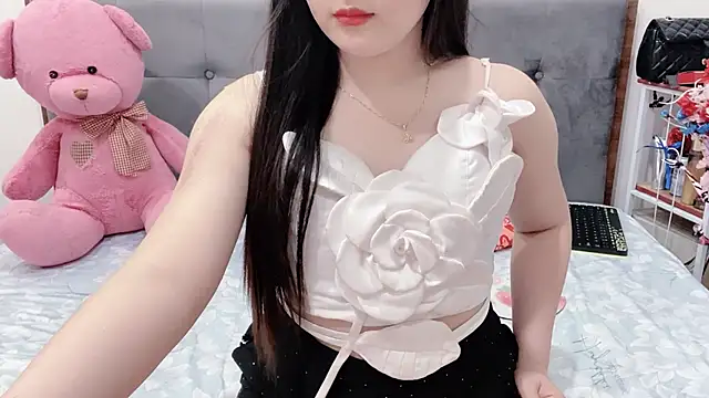 Snapshot of Funikio chatting on May 26, 2026, 2:37 pm Funikio online show from May 26, 2026, 2:37 pm