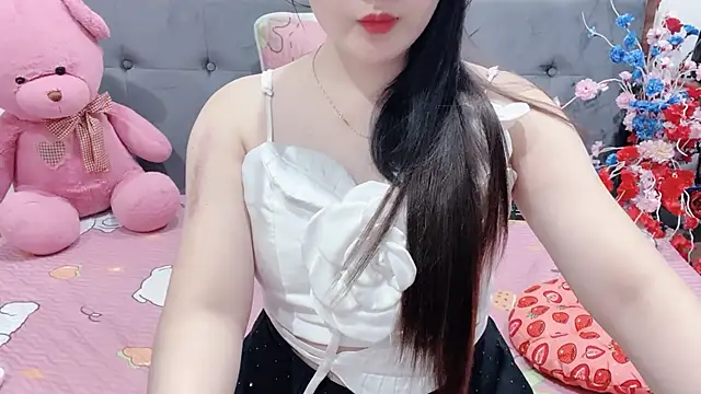 Snapshot of Funikio chatting on May 4, 2026, 1:47 pm Funikio online show from May 4, 2026, 1:47 pm