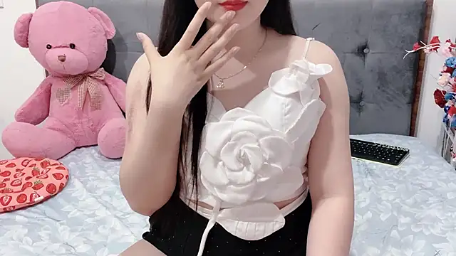Snapshot of Funikio chatting on May 13, 2026, 1:51 pm Funikio online show from May 13, 2026, 1:51 pm