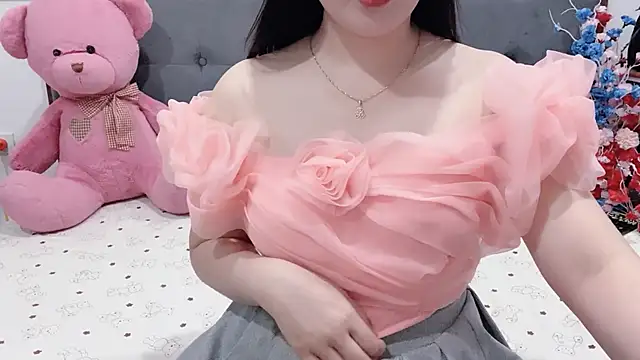 Snapshot of Funikio chatting on May 6, 2026, 2:04 am Funikio online show from May 6, 2026, 2:04 am