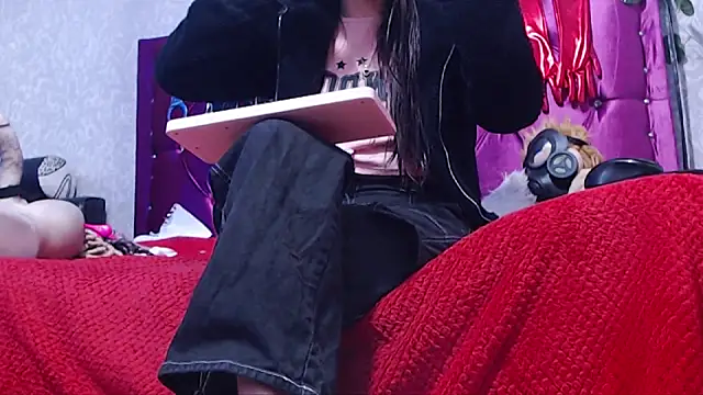 Snapshot of AyshaScott chatting on February 27, 2026, 12:49 pm AyshaScott online show from February 27, 2026, 12:49 pm