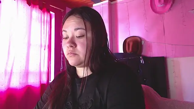 Snapshot of NikkiRous_ chatting on April 22, 2026, 4:25 pm NikkiRous online show from April 22, 2026, 4:25 pm