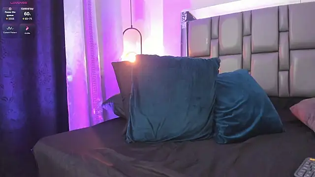 Snapshot of Emily_Gil1 chatting on February 12, 2026, 3:34 pm Emily Gil1 online show from February 12, 2026, 3:34 pm