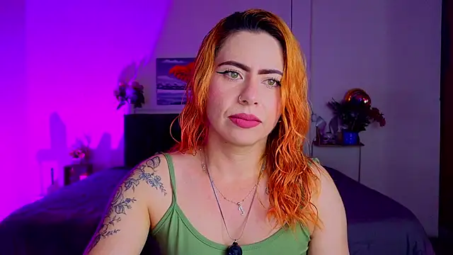 Snapshot of Dulce_charlottee chatting on October 9, 2025, 7:36 pm Dulce charlottee online show from October 9, 2025, 7:36 pm