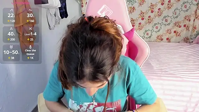 Snapshot of Lara_Asher chatting on February 27, 2025, 12:57 am Lara Asher online show from February 27, 2025, 12:57 am