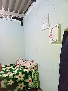 Snapshot of Lara_Asher chatting on October 4, 2025, 1:29 am Lara Asher online show from October 4, 2025, 1:29 am