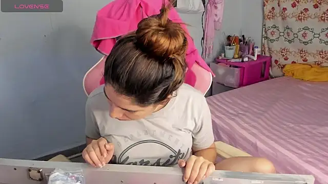 Snapshot of Lara_Asher chatting on March 8, 2025, 3:39 am Lara Asher online show from March 8, 2025, 3:39 am