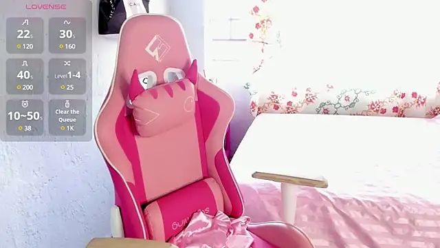 Snapshot of Lara_Asher chatting on March 2, 2025, 4:03 pm Lara Asher online show from March 2, 2025, 4:03 pm