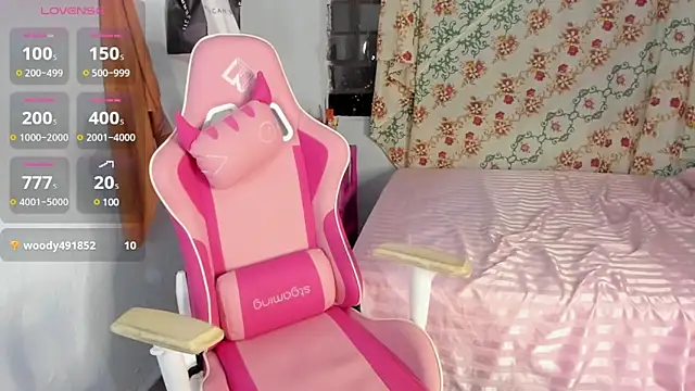 Snapshot of Lara_Asher chatting on March 1, 2025, 3:10 am Lara Asher online show from March 1, 2025, 3:10 am