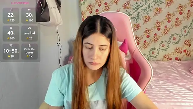 Snapshot of Lara_Asher chatting on March 2, 2025, 3:24 am Lara Asher online show from March 2, 2025, 3:24 am