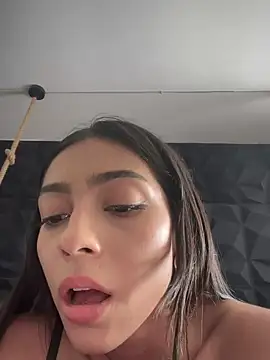 Snapshot of Ema_azel chatting on February 22, 2025, 4:51 pm Ema azel online show from February 22, 2025, 4:51 pm