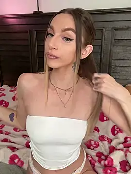 Snapshot of BrattyBae_xo chatting on March 20, 2025, 9:35 pm BrattyBae xo online show from March 20, 2025, 9:35 pm