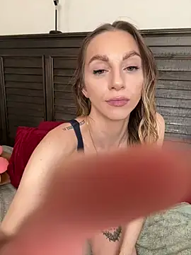 Snapshot of BrattyBae_xo chatting on March 21, 2025, 7:46 pm BrattyBae xo online show from March 21, 2025, 7:46 pm