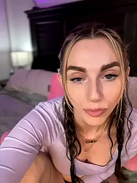 Snapshot of BrattyBae_xo chatting on September 25, 2025, 7:31 pm BrattyBae xo online show from September 25, 2025, 7:31 pm