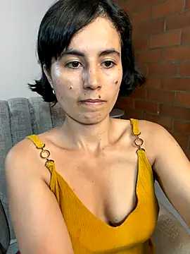 kanela3434 online show from November 19, 2025, 9:04 pm