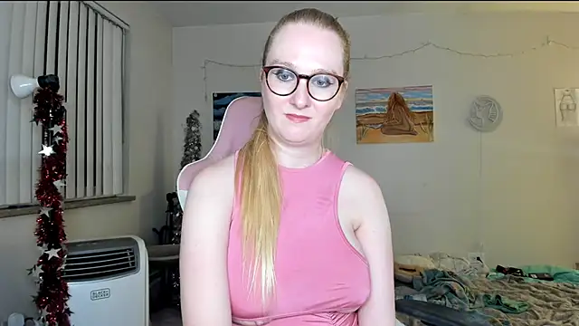 Snapshot of AudreyMadisonX chatting on February 4, 2025, 6:25 am AudreyMadisonX online show from February 4, 2025, 6:25 am