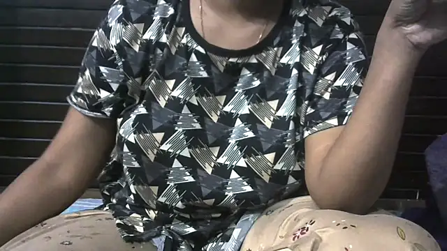 Snapshot of Im_Cute chatting on November 18, 2025, 7:17 pm Im Cute online show from November 18, 2025, 7:17 pm