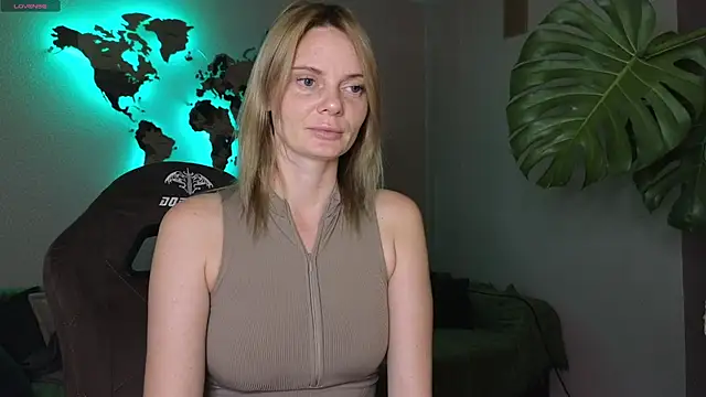 Snapshot of Sam_Klaus chatting on October 13, 2025, 9:49 pm Sam Klaus online show from October 13, 2025, 9:49 pm