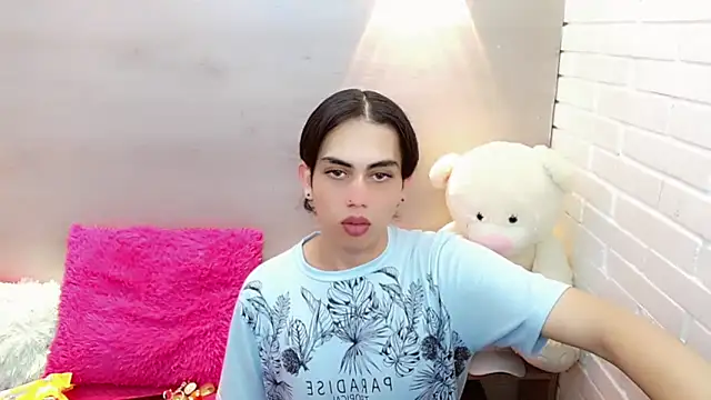 Daniela Pink  online show from October 4, 2025, 8:10 pm