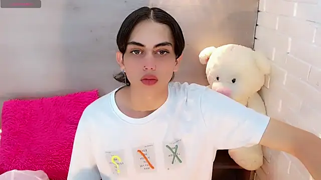 Daniela Pink  online show from September 28, 2025, 8:49 pm