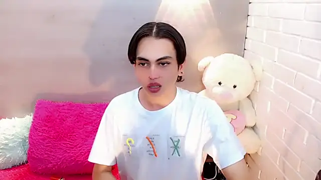 Daniela Pink  online show from October 11, 2025, 7:37 pm