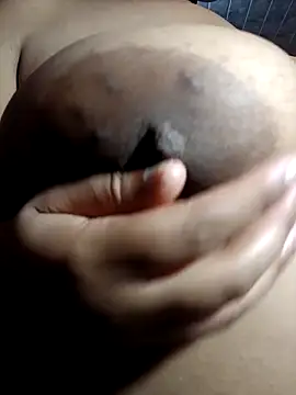 Snapshot of Fantasy1976 chatting on November 7, 2025, 4:33 pm Fantasy1976 online show from November 7, 2025, 4:33 pm