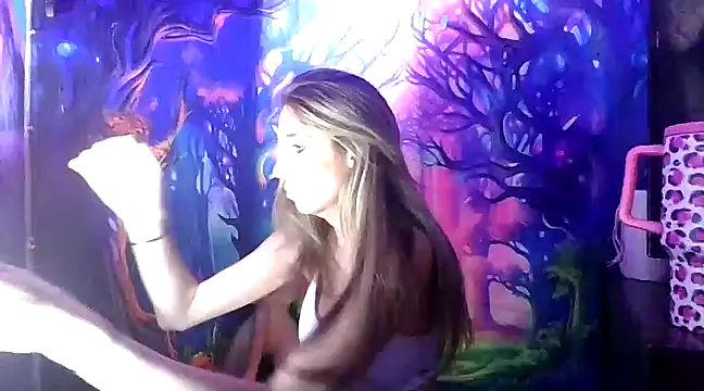 SarahStarr2020 online show from December 16, 2024, 5:54 pm