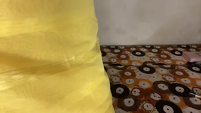 shuhana  online show from September 20, 2025, 1:21 am