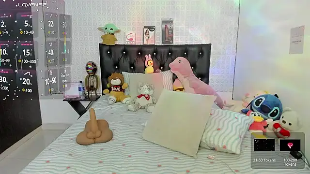 redgirlofficial online show from January 18, 2026, 5:44 am