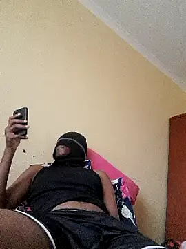 Snapshot of Gifttheskimaskboy chatting on December 25, 2024, 7:03 am Gifttheskimaskboy online show from December 25, 2024, 7:03 am