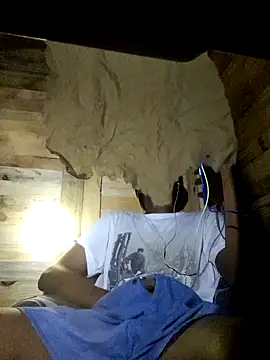 Snapshot of Gifttheskimaskboy chatting on February 28, 2025, 2:42 am Gifttheskimaskboy online show from February 28, 2025, 2:42 am