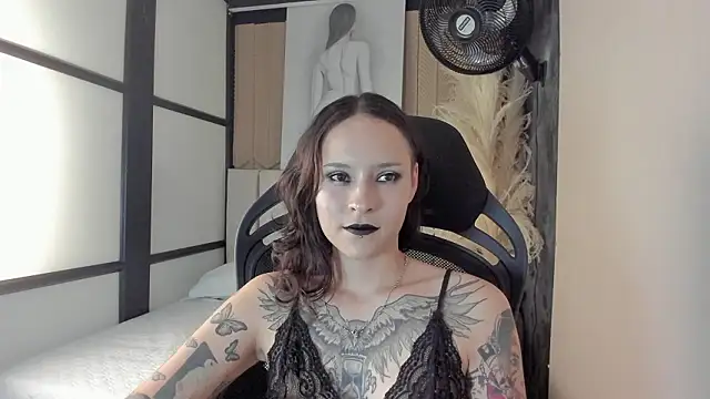 AnnyThompson  online show from March 18, 2026, 10:43 pm