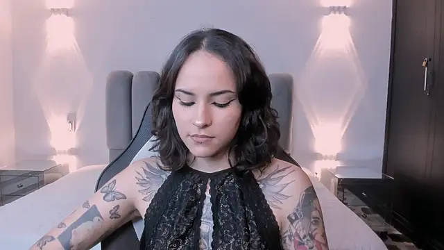 Snapshot of AnnyThompson_ chatting on January 10, 2026, 8:37 pm AnnyThompson online show from January 10, 2026, 8:37 pm