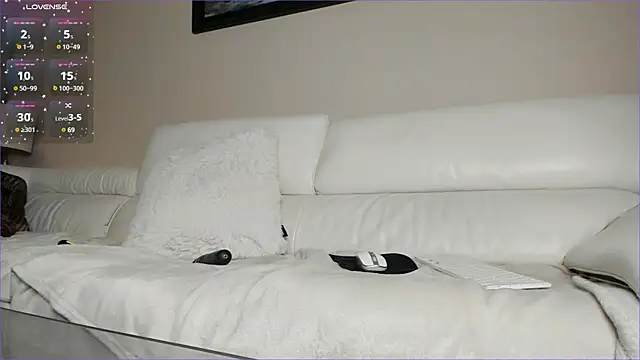 xqueenyasmine online show from February 16, 2025, 6:21 pm