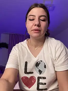 xqueenyasmine online show from December 10, 2024, 11:51 pm