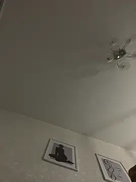 Kristis43 online show from February 3, 2026, 7:52 pm