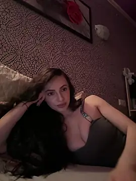 Snapshot of Kristis43 chatting on April 19, 2026, 8:22 pm Kristis43 online show from April 19, 2026, 8:22 pm