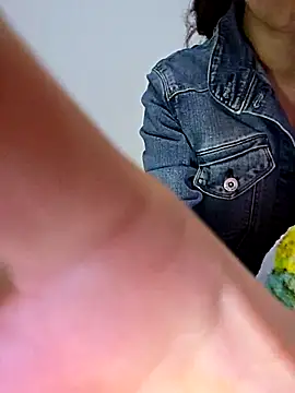 Snapshot of altinya chatting on March 31, 2026, 11:23 am altinya online show from March 31, 2026, 11:23 am