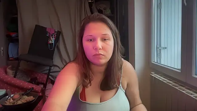 Snapshot of minette-sexy chatting on November 6, 2025, 3:38 pm minette-sexy online show from November 6, 2025, 3:38 pm