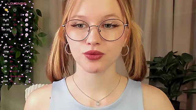 lauritta shy online show from February 11, 2025, 6:08 am