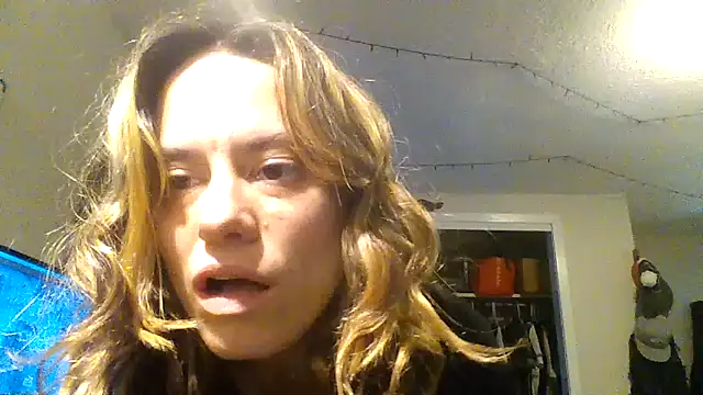 Snapshot of hersavageno chatting on April 29, 2026, 5:44 am hersavageno online show from April 29, 2026, 5:44 am