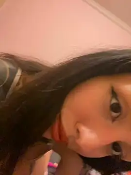 plantitasuwu online show from January 19, 2025, 5:05 am