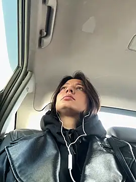 BabeRainbow online show from February 13, 2025, 8:17 am