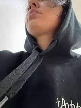 BabeRainbow online show from February 9, 2025, 9:26 am