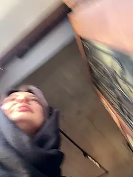 BabeRainbow online show from February 17, 2025, 10:18 am